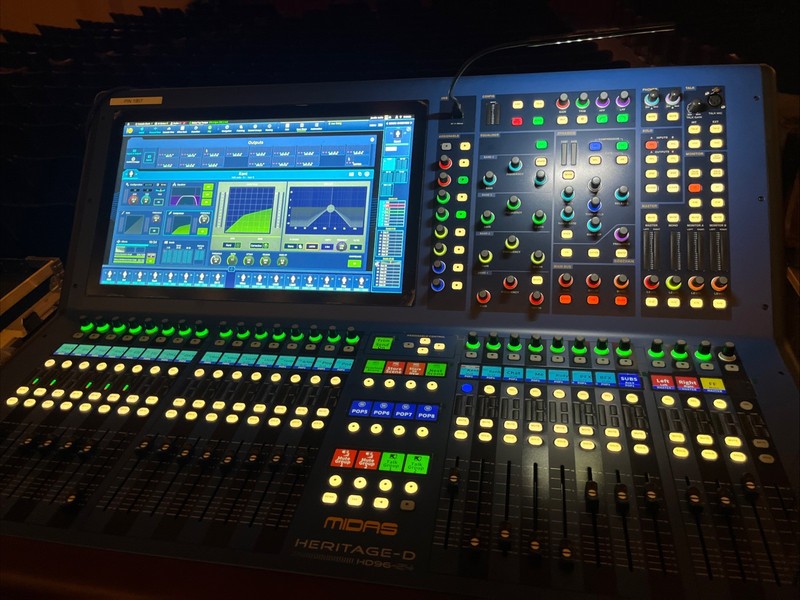 Midas Heritage D HD96-Digital Mixer Tour Pack With 251