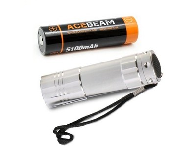 Taschenlampe mit 21700 (5100mAh) 20A 3,7V geschützter Knopfverschluss Akku