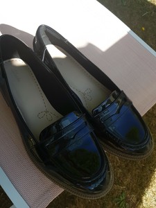 ladies black loafers size 7