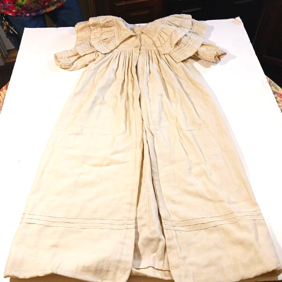 Antiguo Vestido de Bautizo Algodón Natural Tostado Forrado Grueso Cuello Elegante Foto 2 de 4