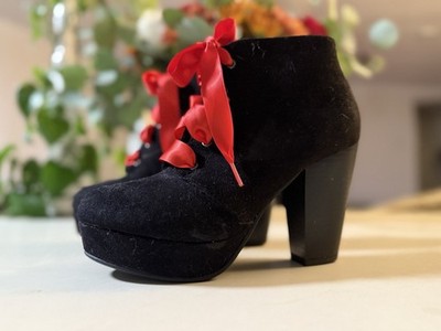 Forever Camille Ankle Boots with Heels Black With Red Bow Laces Size 6 Women's