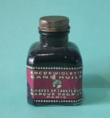 Alte lila Tintenflasche Marke Dagron Paris De Maître D école 1920