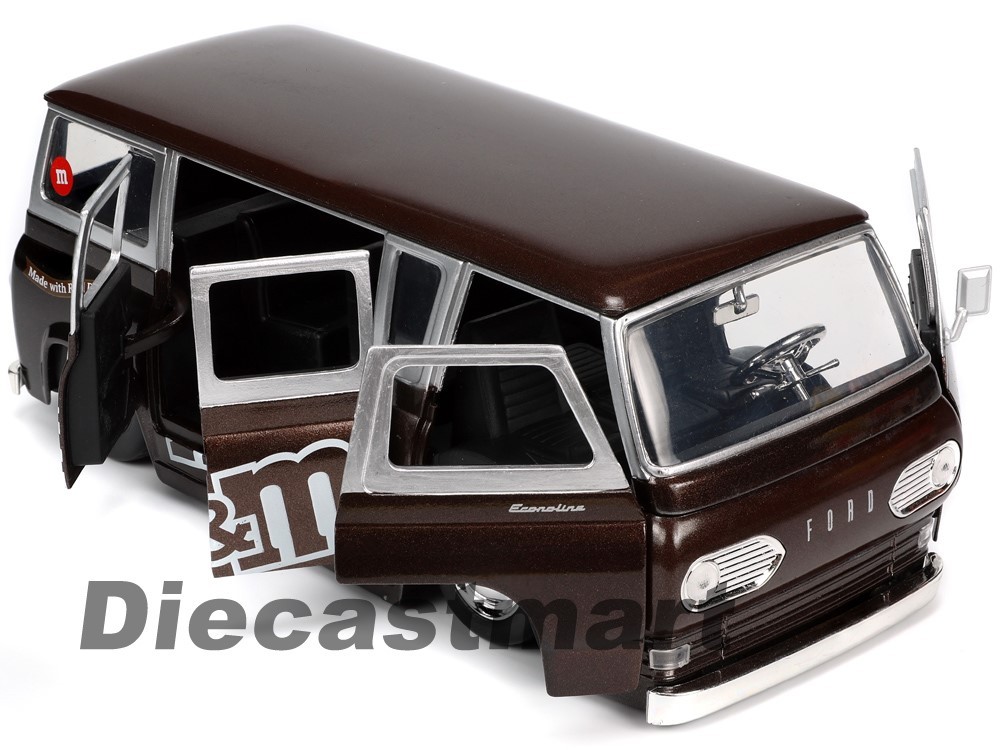 Jada 1:24 Red M&M's Figure & 1965 Ford Econoline Delivery