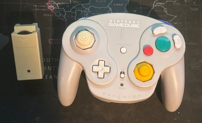 Nintendo DOLABLG2  WaveBird Wireless Controller - Grey