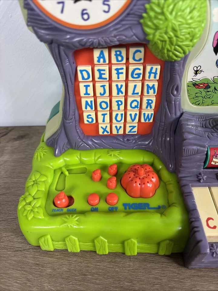 Disney Winnie The Pooh 100 Acres Woods Juego de Aprendizaje Interactivo De Colección Tigre Foto 3 de 4