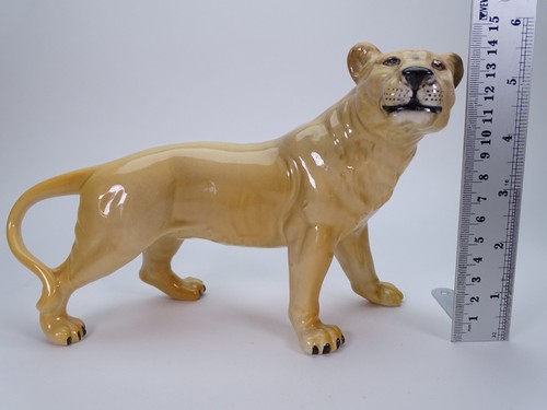 Beswick Lion and Lioness Collectable Ornament Figurines - Picture 11 of 24