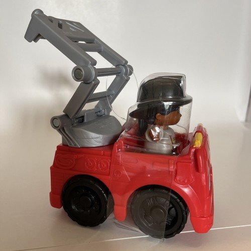 Camión de bomberos Fisher Price Little People to The Rescue juguete con bombero - nuevo - Imagen 5 de 6