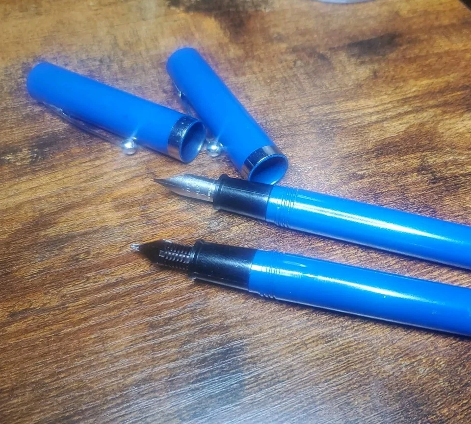 Dos Plumas Estilográficas Sheaffer SIN TONTERÍAS De Colección Cursiva Fina Hecha en EE. UU. Azul Foto 4 de 4