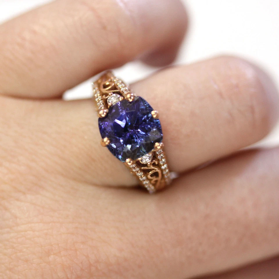 5.5 ctw Natural Tanzanite & Diamond Solid 14k Rose Gold Engraved Engagement Ring - Image 3 of 4