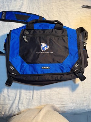 Ogio Cargill World Farmer Team Blue & Black Messenger Bag                  34-22