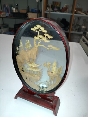 Vintage Artisan Fuzhou Fuijan Chinese Kurk Houtsnijwerk in Oval Glass Lacquer St