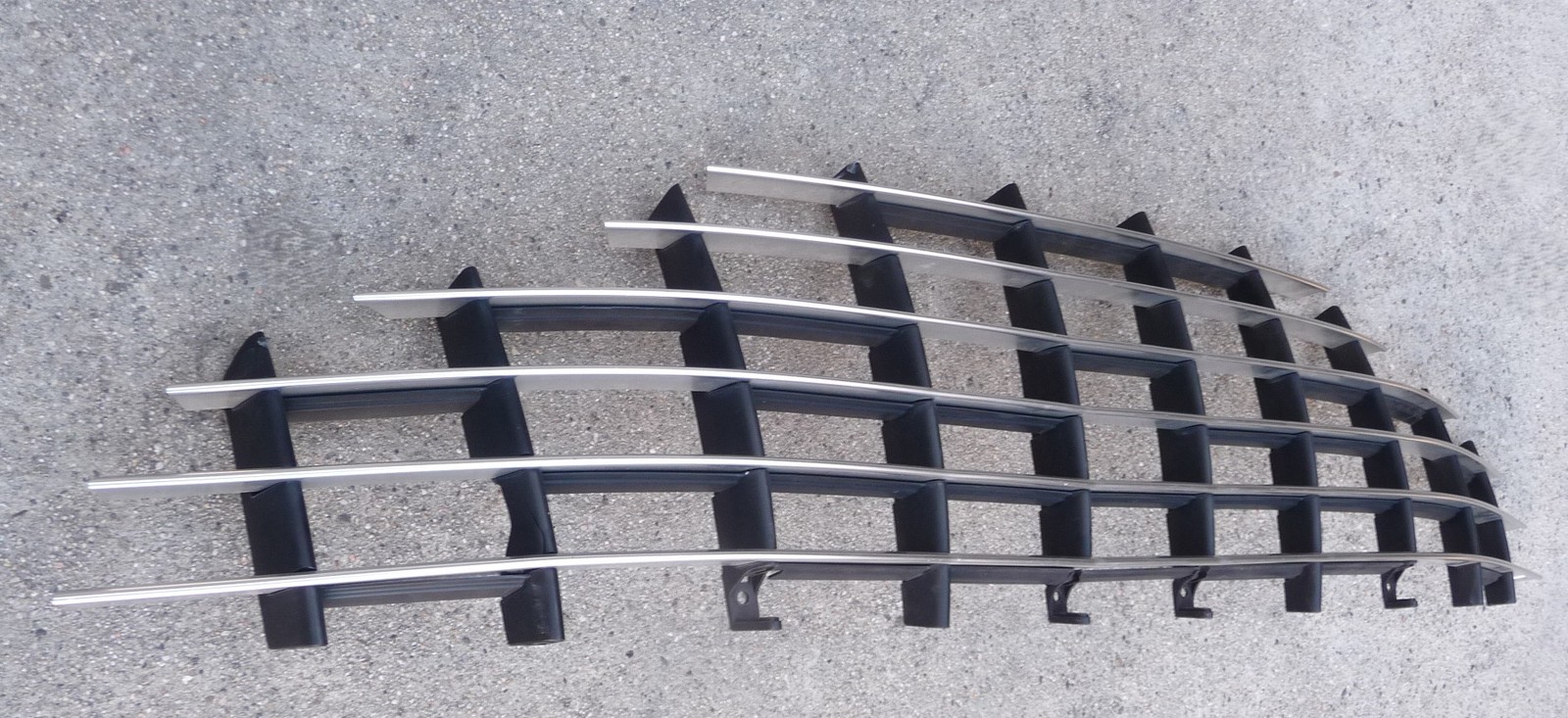 Aston Martin DBX Straight-Six 2021-2025 Front Bumper grille P/N MY838A100AB