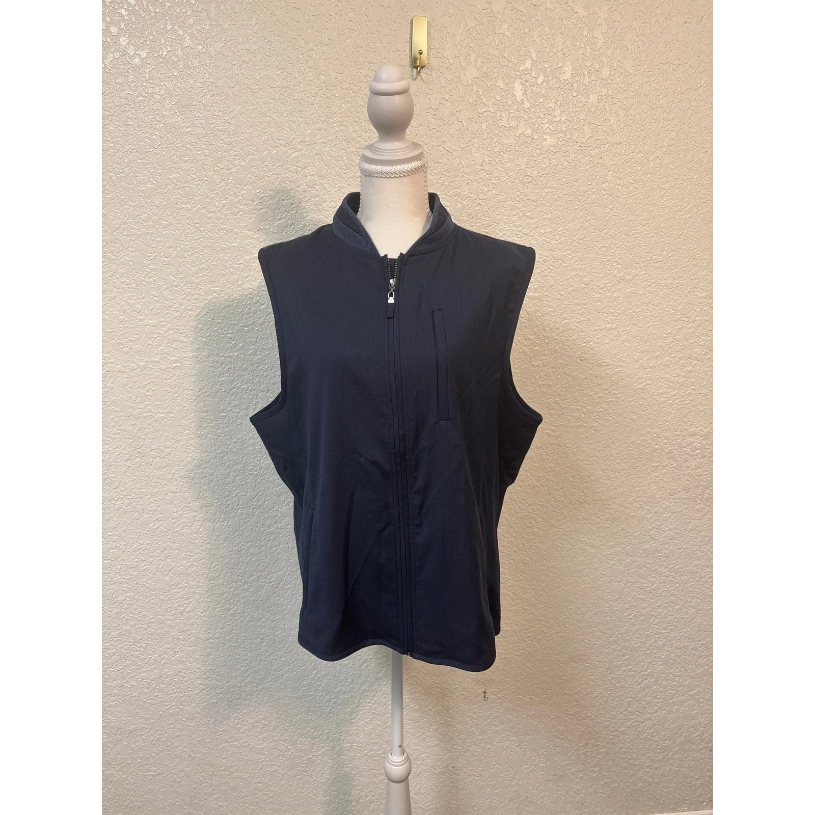 Mizzen+Main Men's Grant Vest Performance Wool Stretch Navy Blue Full Zip M