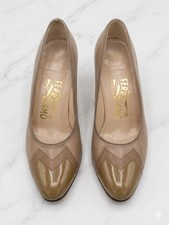 Vintage Salvatore Ferragamo Women's Vara Contrast Stitch New Bisque Pumps