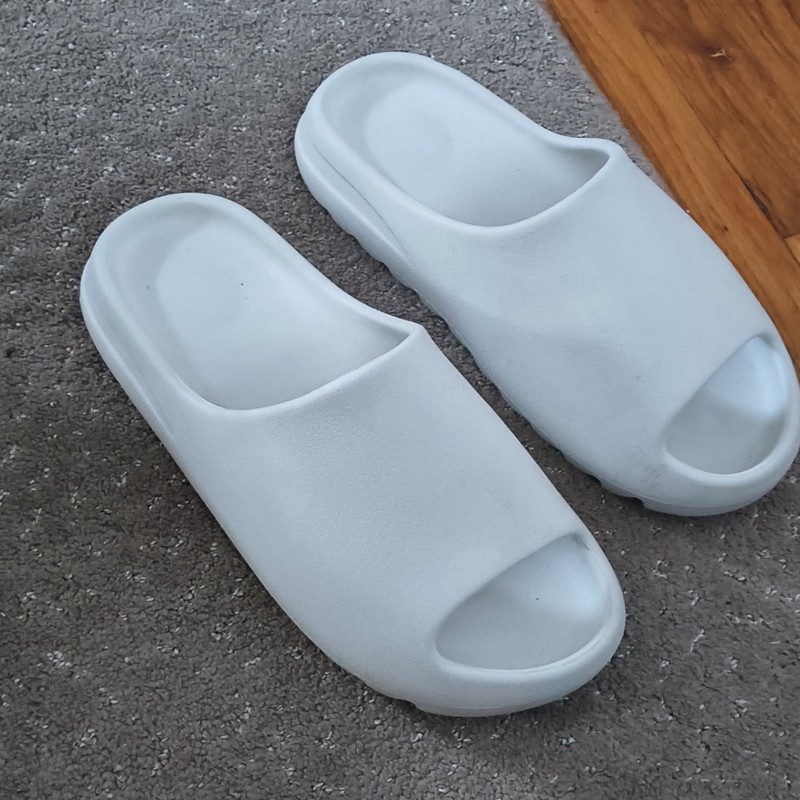 adidas men's white slide sandals, size 11, lightweight synthetic
