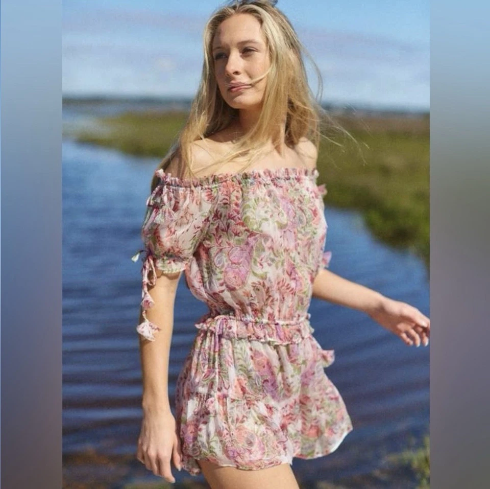 Mameluco Misa Los Angeles x Revolve Yael en Rainbow Paisley Foto 4 de 4