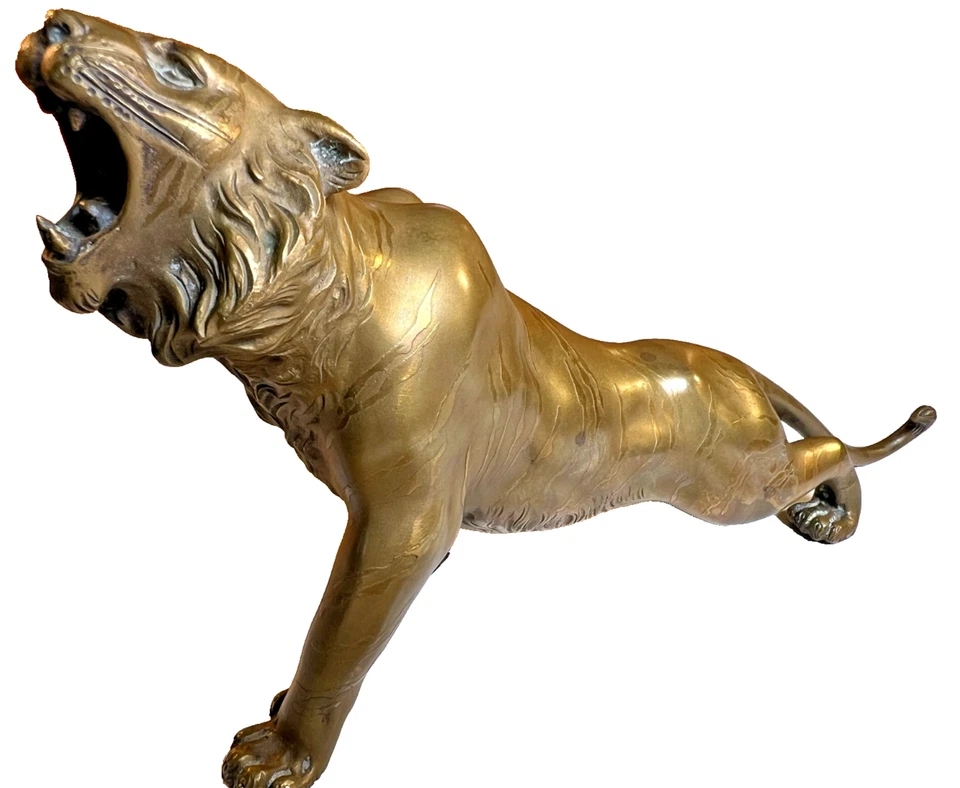 Escultura de tigre de bronce japonesa de mediados de siglo de colección firmada Takaoka Fundición Japón Foto 2 de 4