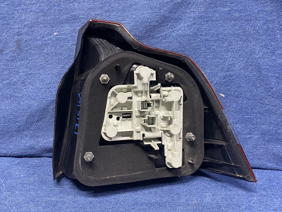 Conjunto de luz trasera exterior izquierda Volvo S40 2004-2007 sedán bonito limpio brillante Foto 4 de 4