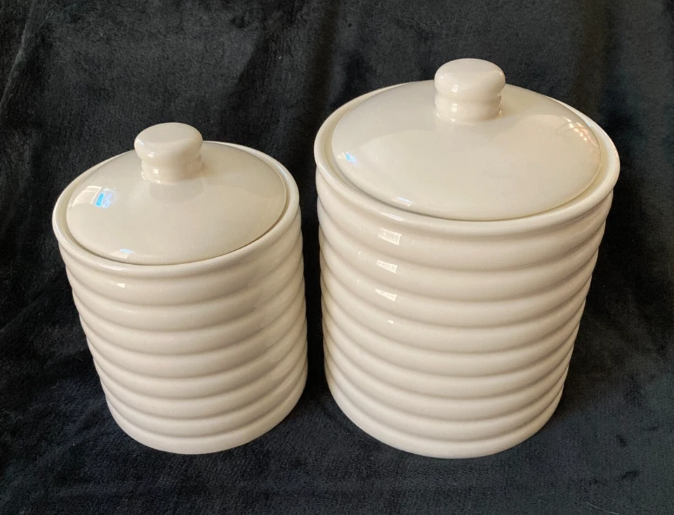 2 Piece Ceramic Canister Set w/Lids...Solid White....Excellent Condition - Image 2 of 4