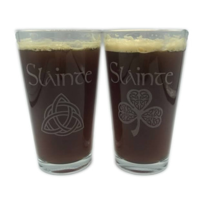 Set of 2 SLAINTE Irish Ireland Shamrock Trinity Knot Engraved Pint Glass Celtic 