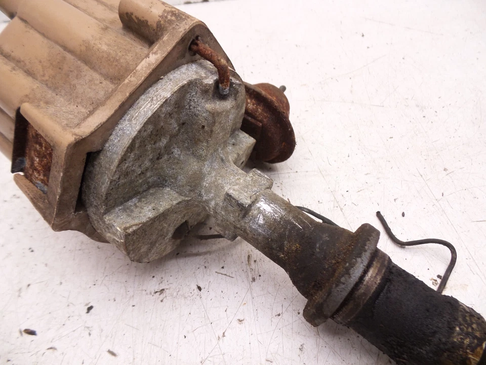 1974 Firebird Pontiac 350 Ignition Distributor - Image 3 of 4