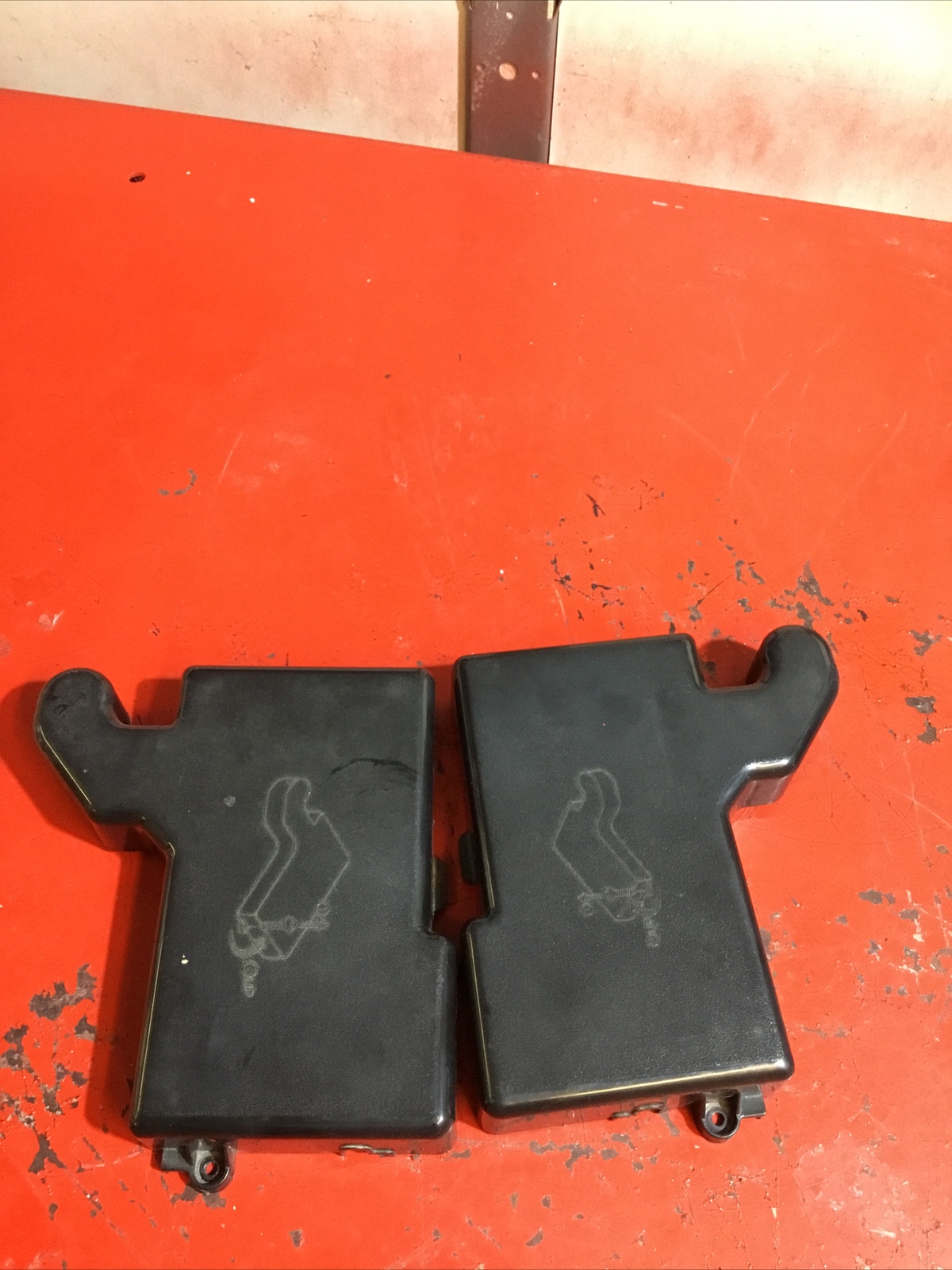 LG REFRIGERATOR DOOR HINGE ((SET L &R)) P/N MCK68187606 MCK68412402 (322)