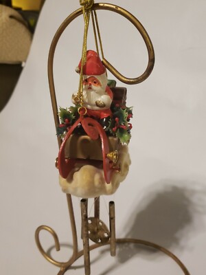 VTG 1973 Santa Sleigh Plastic Wind Chimes SNP Chicago Flocked Sleigh 