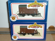 Bachmann 33-200 & 33-201 , 12 ton Fruit Vans, BR brown livery