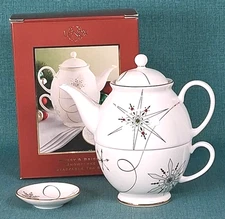 RARE MERRY & BRIGHT by LENOX Stackable Tea Set w/ Box ~ Snowflake Pattern 