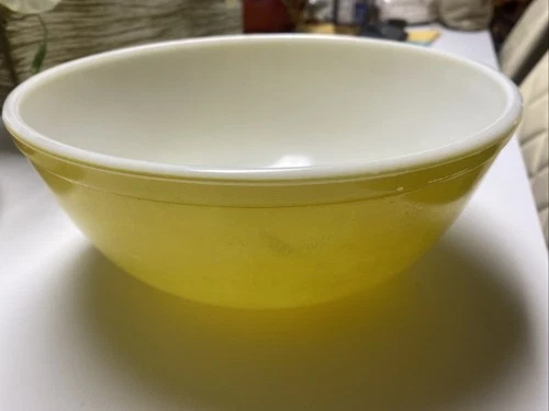 Vintage PYREX YELLOW Mixing Bowl Large Mixing Bowl 4QT LARGE YELLOW BOWL