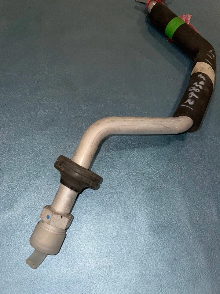 Línea de tubería de refrigerante MBZ - 129-830-31-15 - para SL500 y SL600 1998 - 2002 Foto 2 de 4