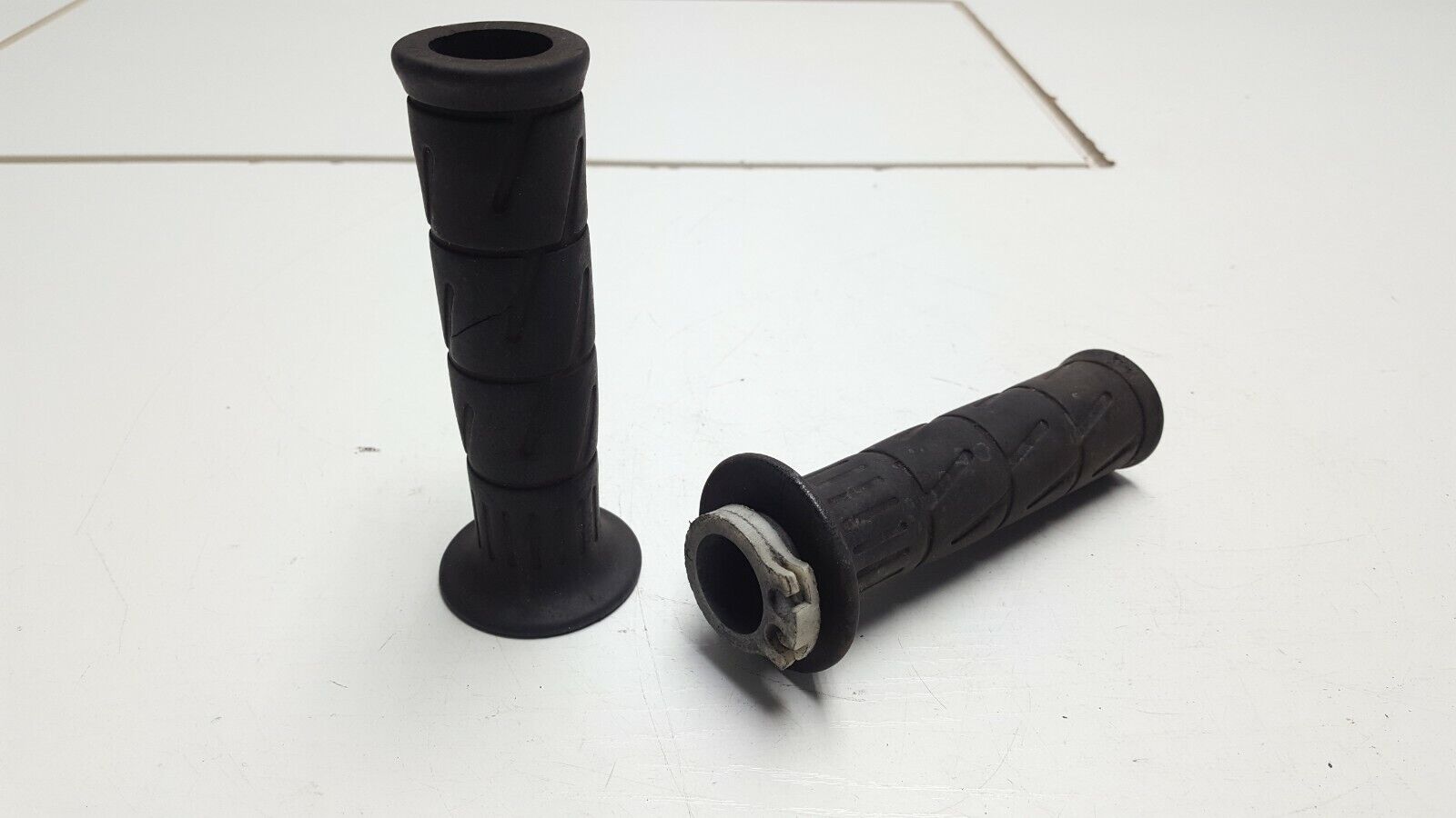 2000 2001 Kawasaki Ninja ZX9R ZX900 OEM Right Left Handlebar Grips 