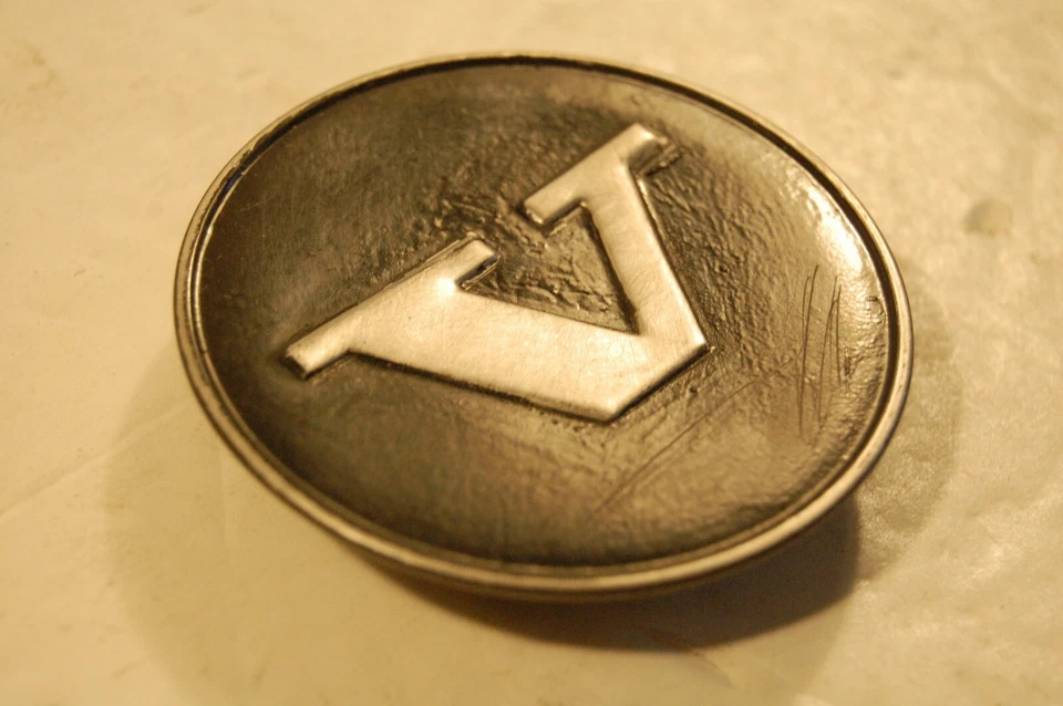 Tapacubos central Volvo 240 Foto 3 de 4