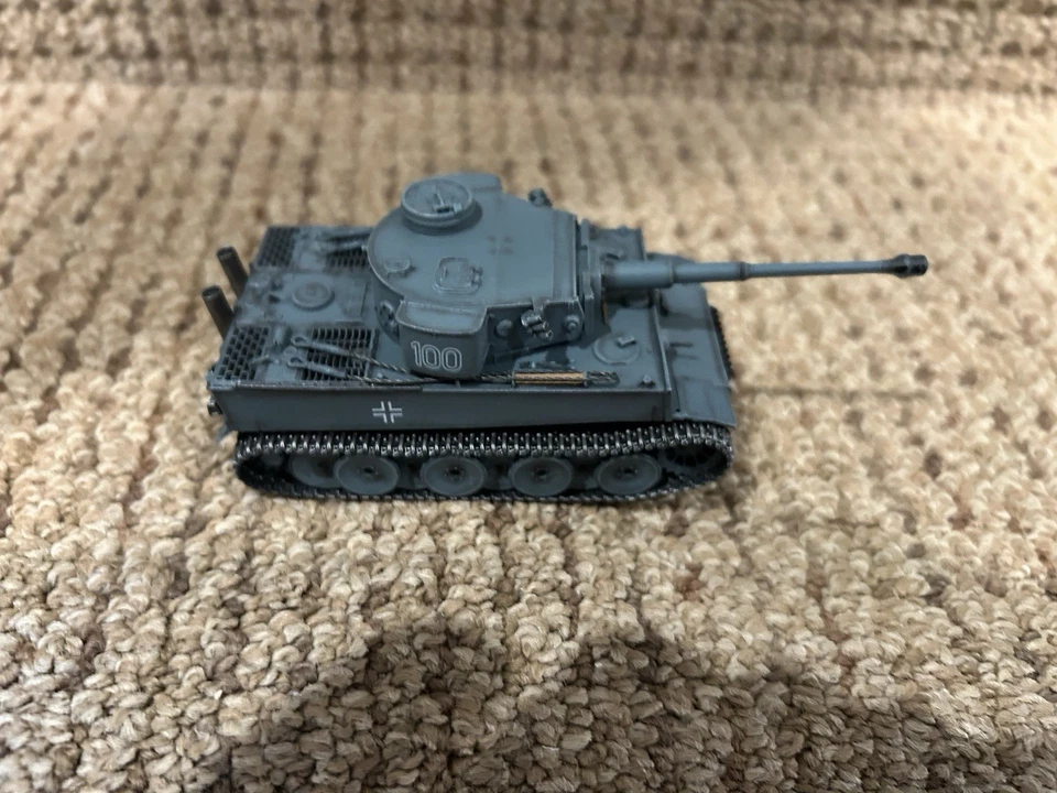 Dragon Armor 1:72 Tiger I Initial Production sPzAbt. 502 Leningrad 1942 No 60405 - Image 3 of 4