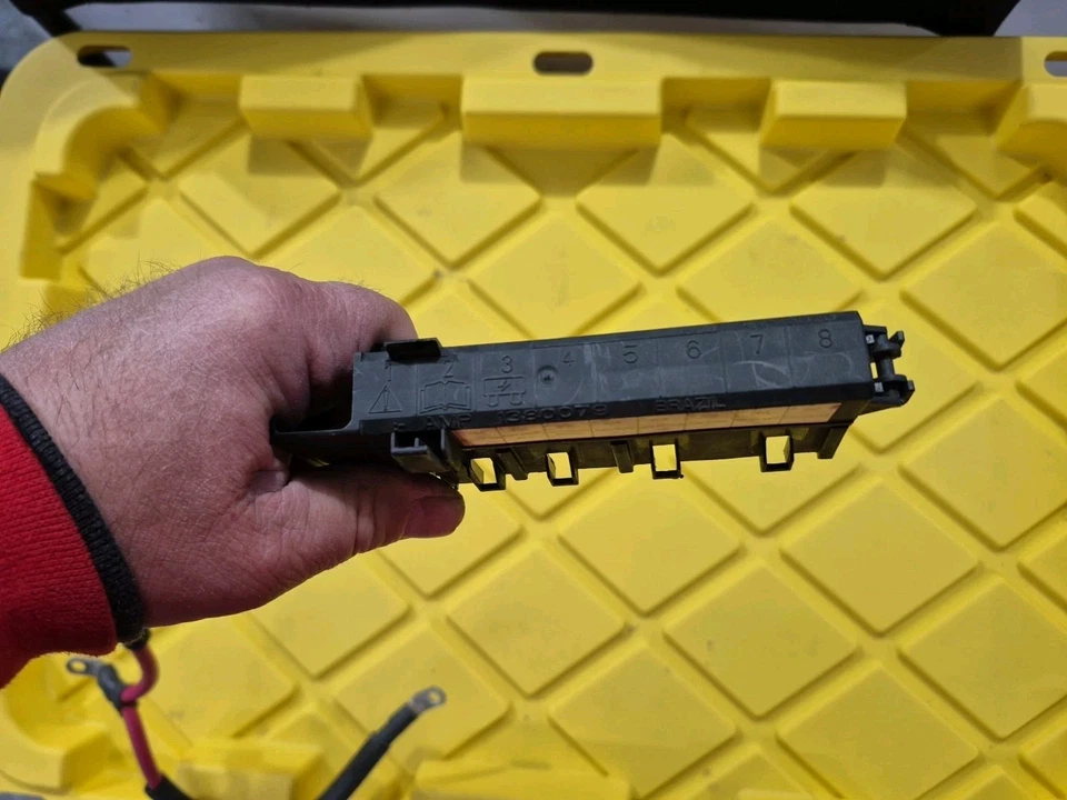 08-12 Can-am Spyder RT Roadster Gs 990 Fuse Junction Box 1380078 - Image 4 of 4