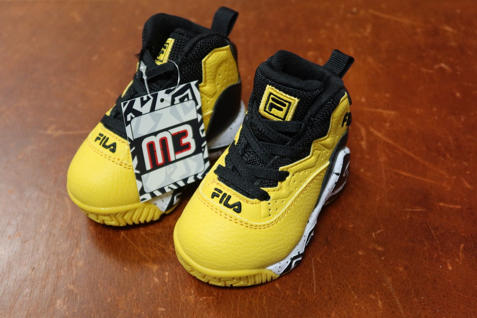 - Infant's Size 5 - Lemon / Black / White