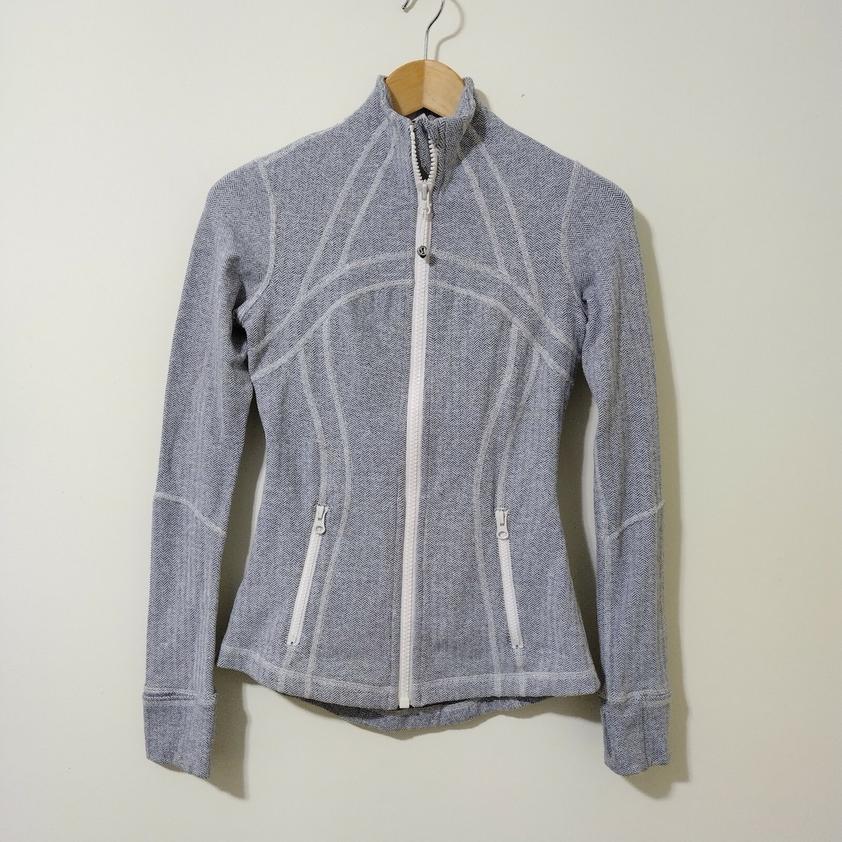 LULULEMON Size 4 GHOST Herringbone Classic Define Jacket Gray