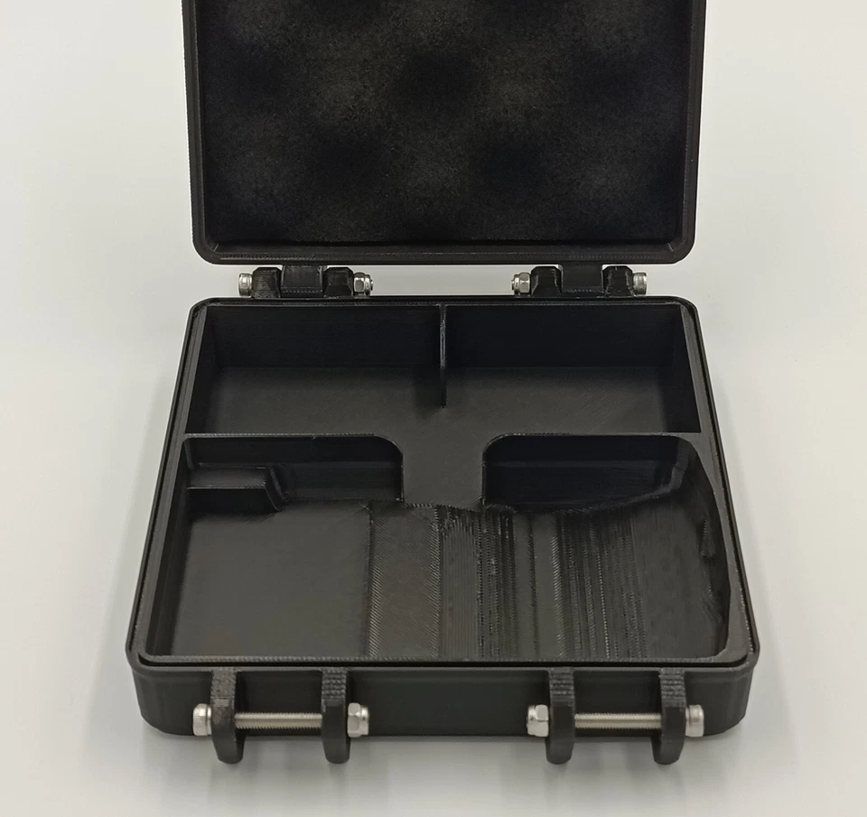 Game Boy Color Protective Carrying Case - Holds 8 + 1 Games - Image 4 of 4