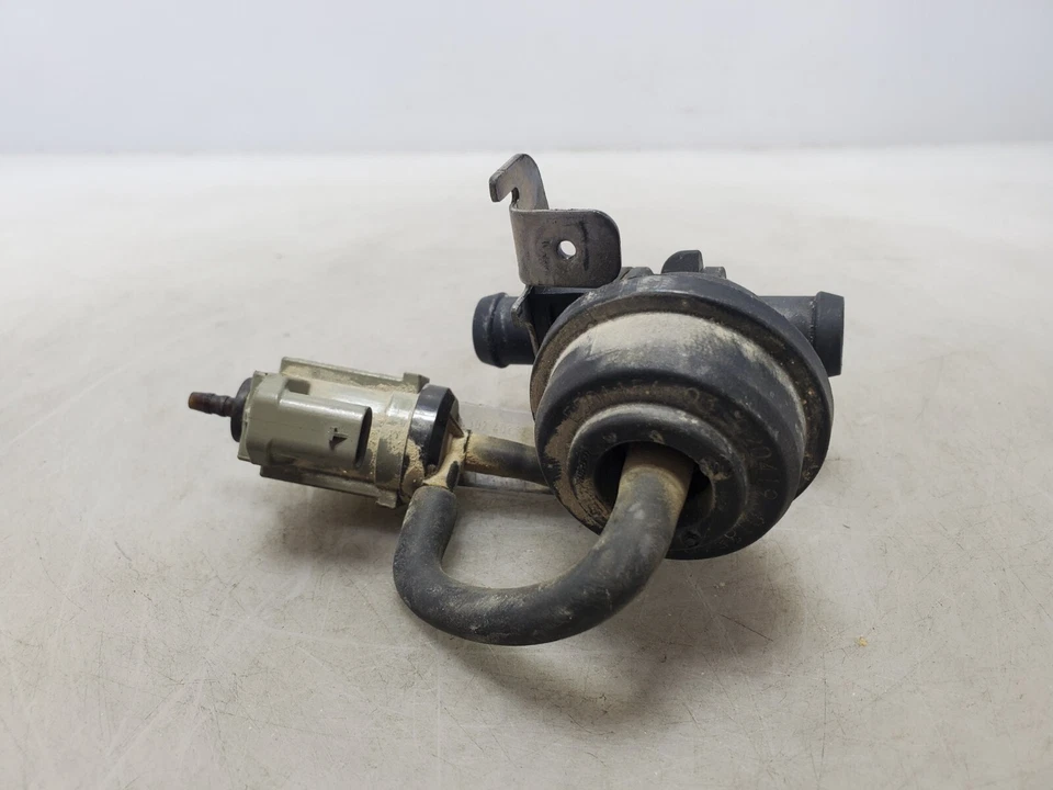 ✅ Válvula de control de inyección de aire secundaria 17-19 OEM Porsche 991 911 Turbo S 18 k millas Foto 4 de 4