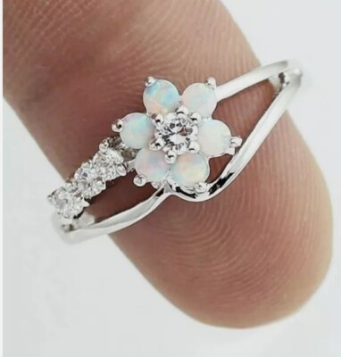 Neu Silberring mit Mondstein Gänseblümchen Blume Mitte & winzigen Schmuck Sale alle Größen
