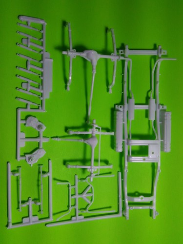 78 Big Game GMC 4x4 Pickup Truck 1/24 Lifted Frame Chassis Axle Rear End Shocks