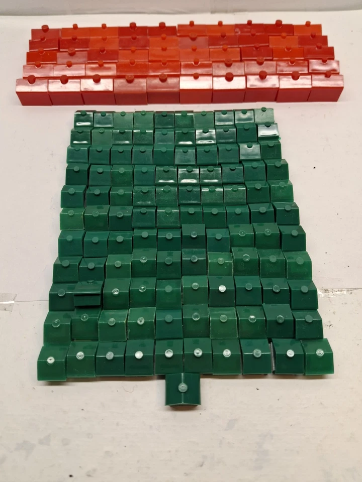 Juego de piezas de repuesto Monopoly vintage 50 hoteles y 111 casas lote piezas Foto 2 de 3