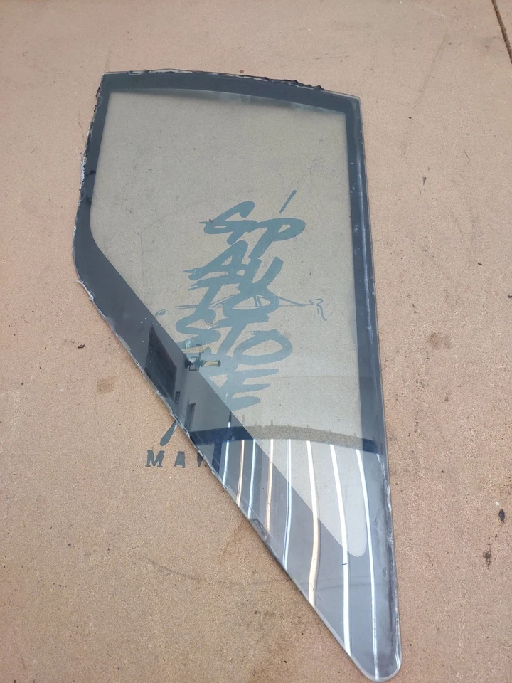 JDM 84-87 Toyota Corolla AE86 Levin OEM Coupe RH Driver Side Quarter Glass - Image 4 of 4