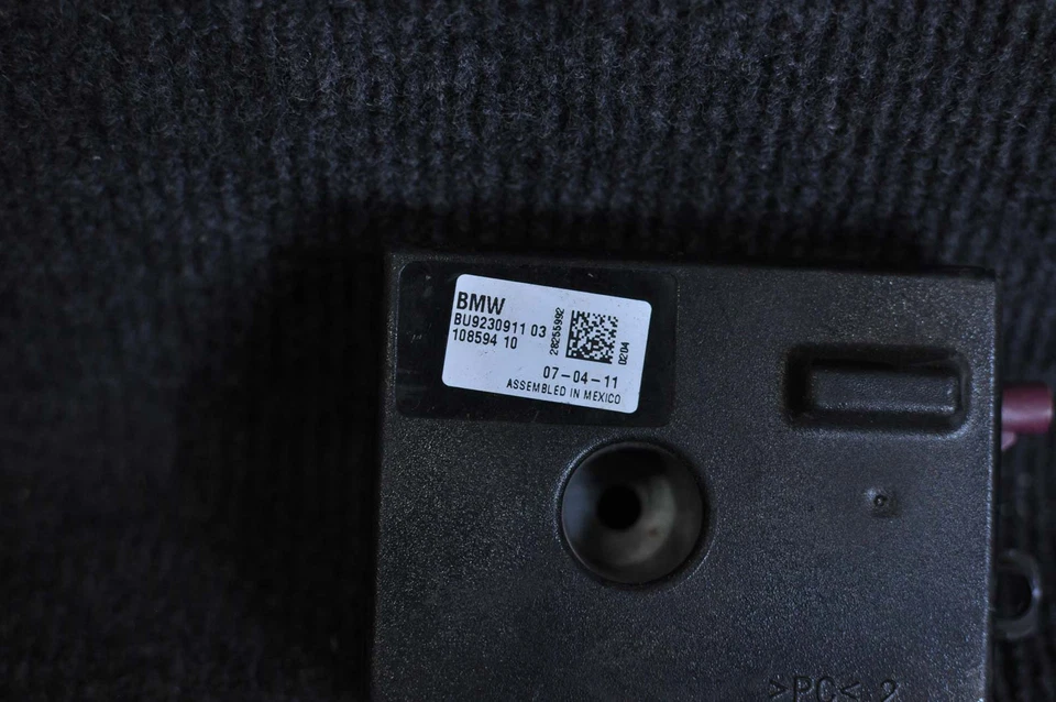 BMW 5 F10 2011 Antenna Amplifier 9230911 - Image 2 of 3