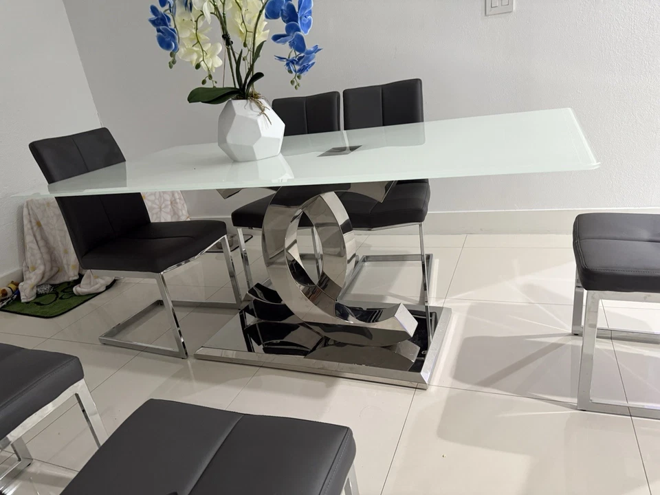 Dining Table and Chair Set - Image 4 of 4