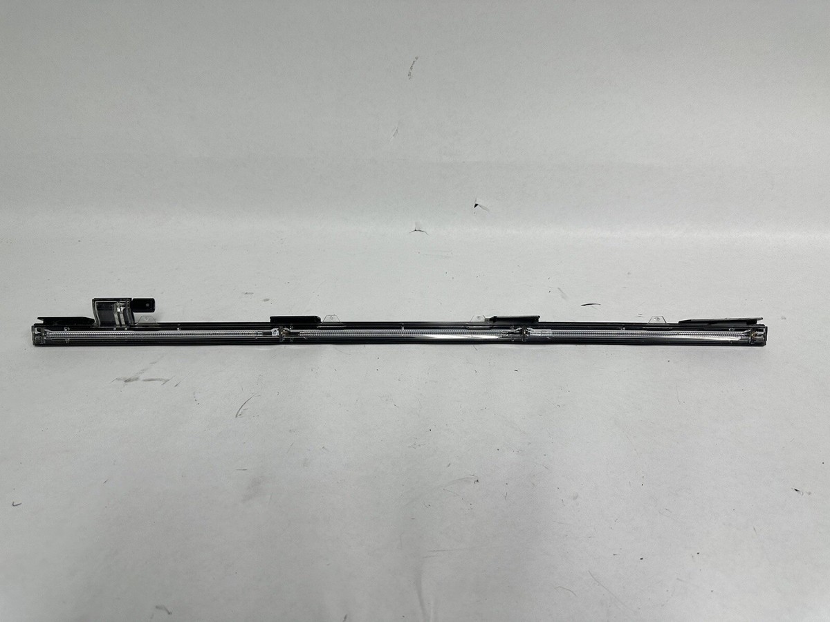 2020 - 2023 MERCEDES GLE350 FRONT LEFT RUNNING STEP BOARD LIGHT 