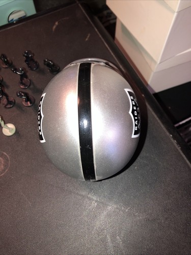 Riddell NFL Mini Helmet of Players NFL OAKLAND RAIDER 24 Men Office Desk Toy NEW - Picture 4 of 7
