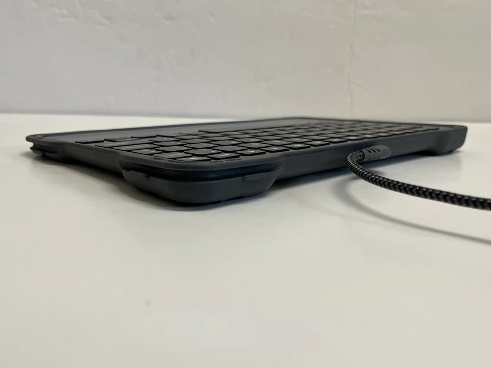 Teclado resistente Brenthaven Edge 1018 resistente al agua iPhone iPad Lightning Foto 3 de 4