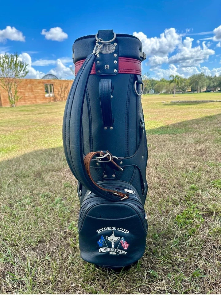 Bolsa de golf de cuero Cadillac Ryder Cup de colección The Belfry Burton Tour Staff Bag Foto 4 de 4