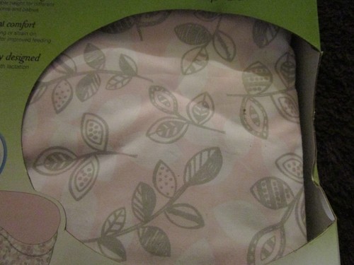 New Born Free Bliss Stillkissen Fütterungskissen Schonbezug Deko Blatt Rosa - Bild 5 von 5